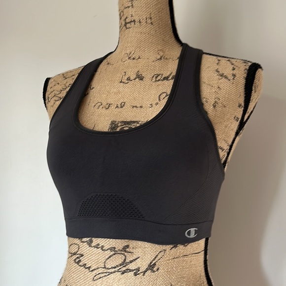 NWOT champion sports bra - Picture 1 of 4